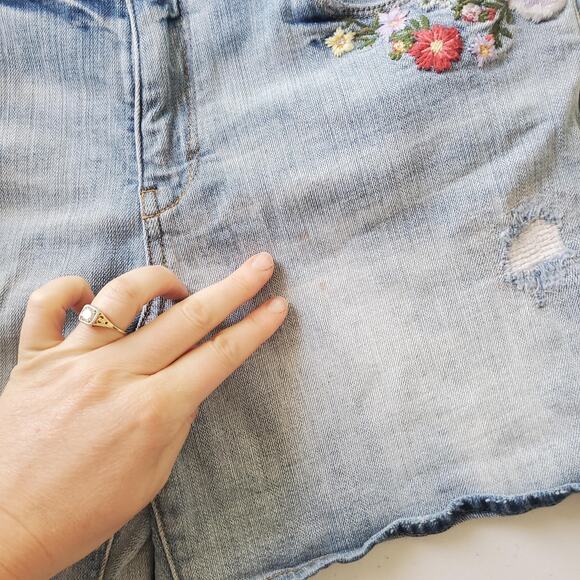 Pilcro And The Letterpress Shorts Womens 31 Blue Floral Embroidered Boyfriend - Picture 5 of 11